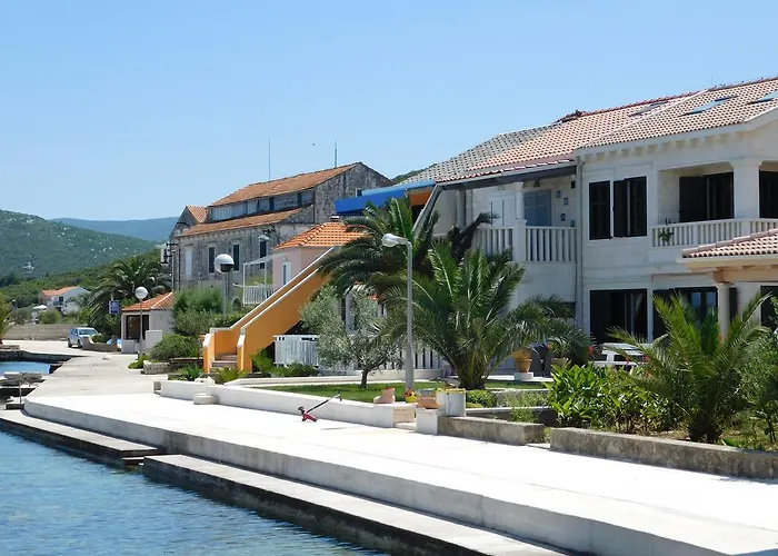 アパート Kalafatovic