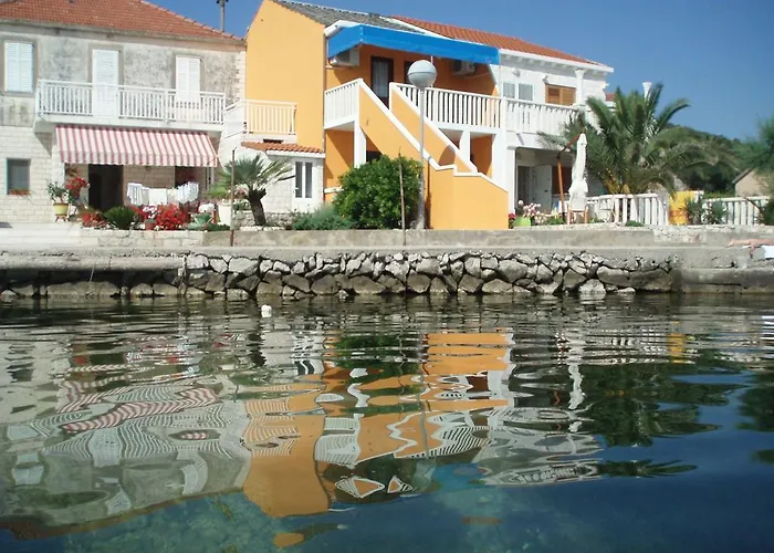 アパート Kalafatovic